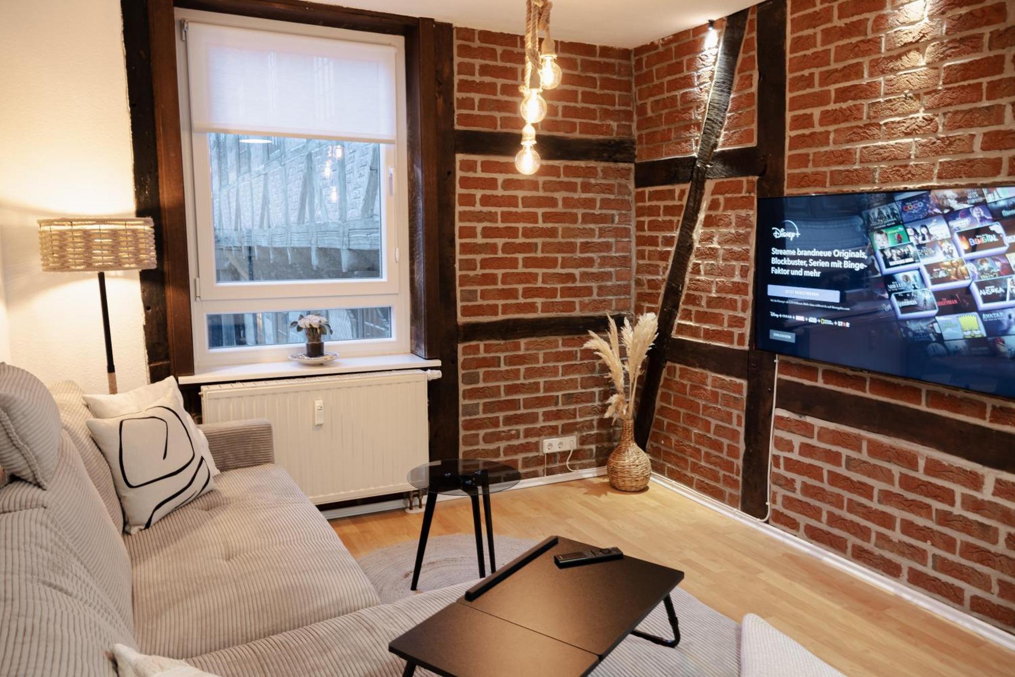 Jasta Homes Altstadt, Zentral, Ueberdachter Parkplatz, Netflix, Vollausstattung, Loft, Modern Und Komfort Hamelin Exterior foto